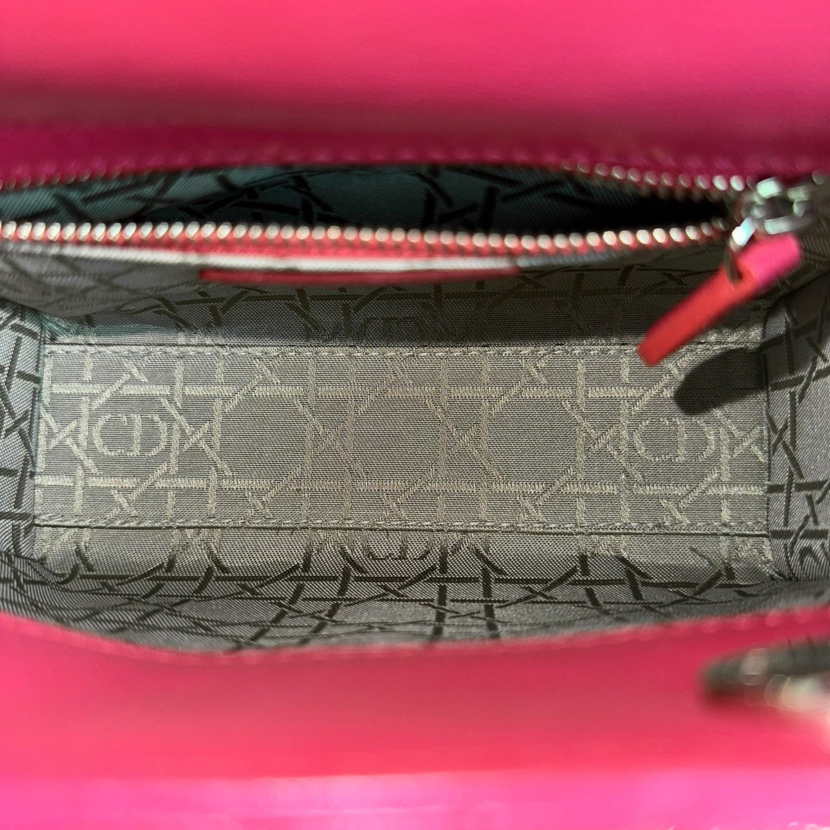*Adjustable strap* Lady Mini Lambskin Flap Cannage Purple SHW