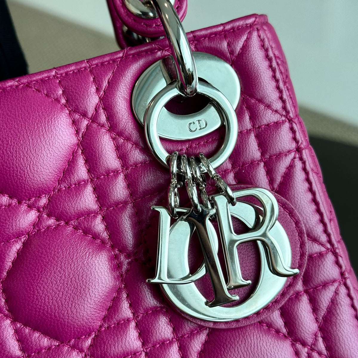 *Adjustable strap* Lady Mini Lambskin Flap Cannage Purple SHW