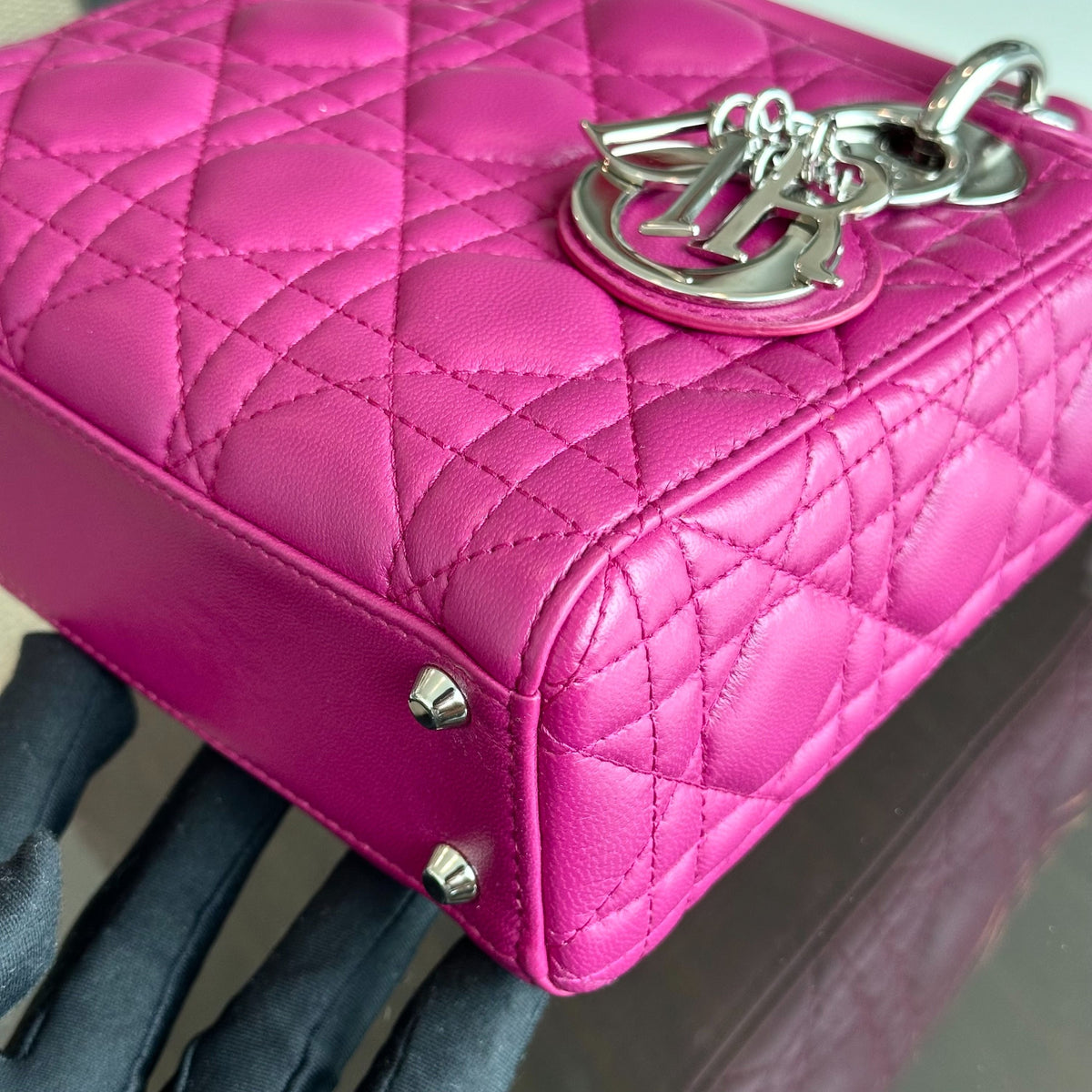 *Adjustable strap* Lady Mini Lambskin Flap Cannage Purple SHW