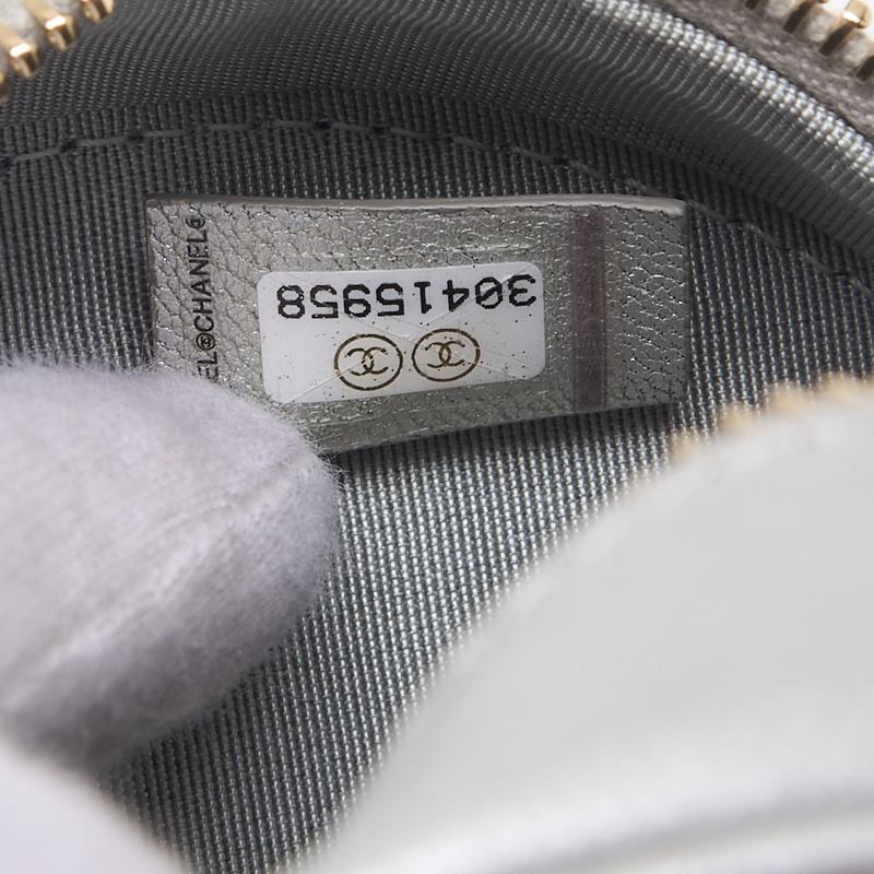 CHANEL 【CHANEL】 CHANEL 19 Matrasse Chain Shoulder  Silver (g  silver gold) Tote Bag  Stunt Bag  Hybrid 【 Ship】  Online