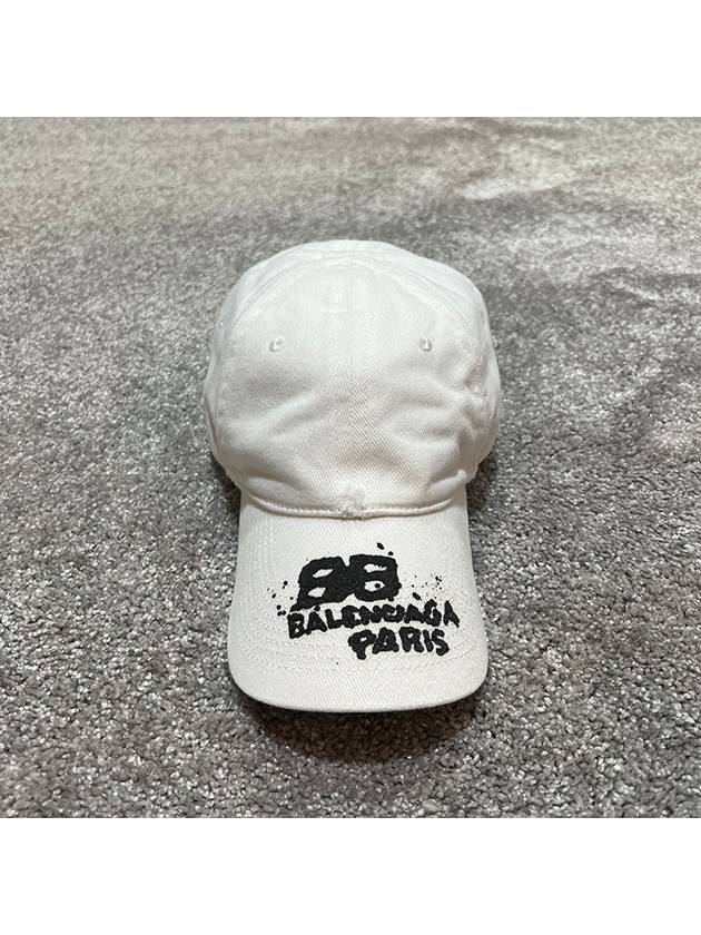 Luxury Balenciaga  Hand Draw BB Icon Ball Cap White