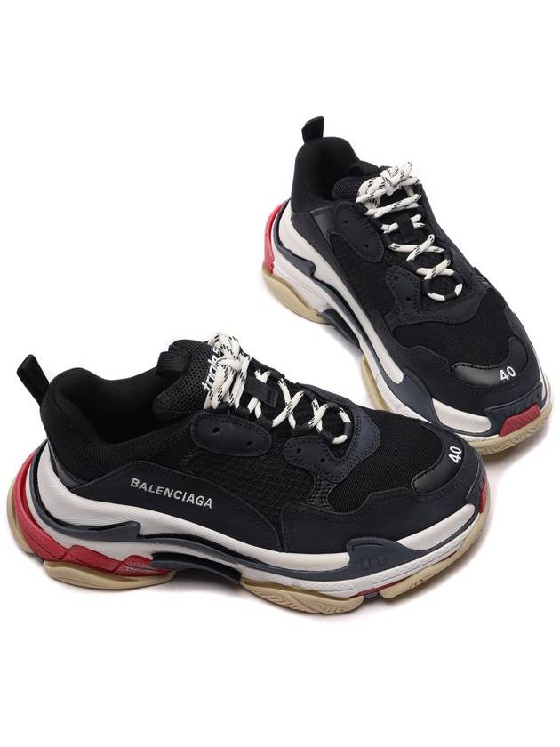 Luxury Balenciaga  Triple S Low Top Sneakers Black