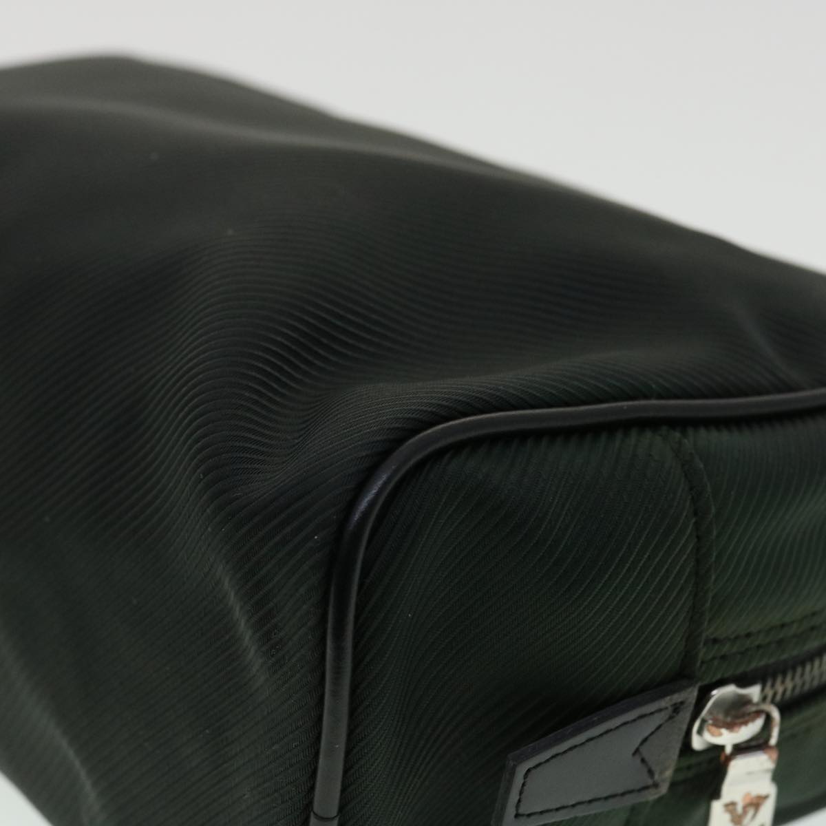 LOUIS VUITTON Taiga Parana Clutch Bag Epicea M30754 LV Auth am3309