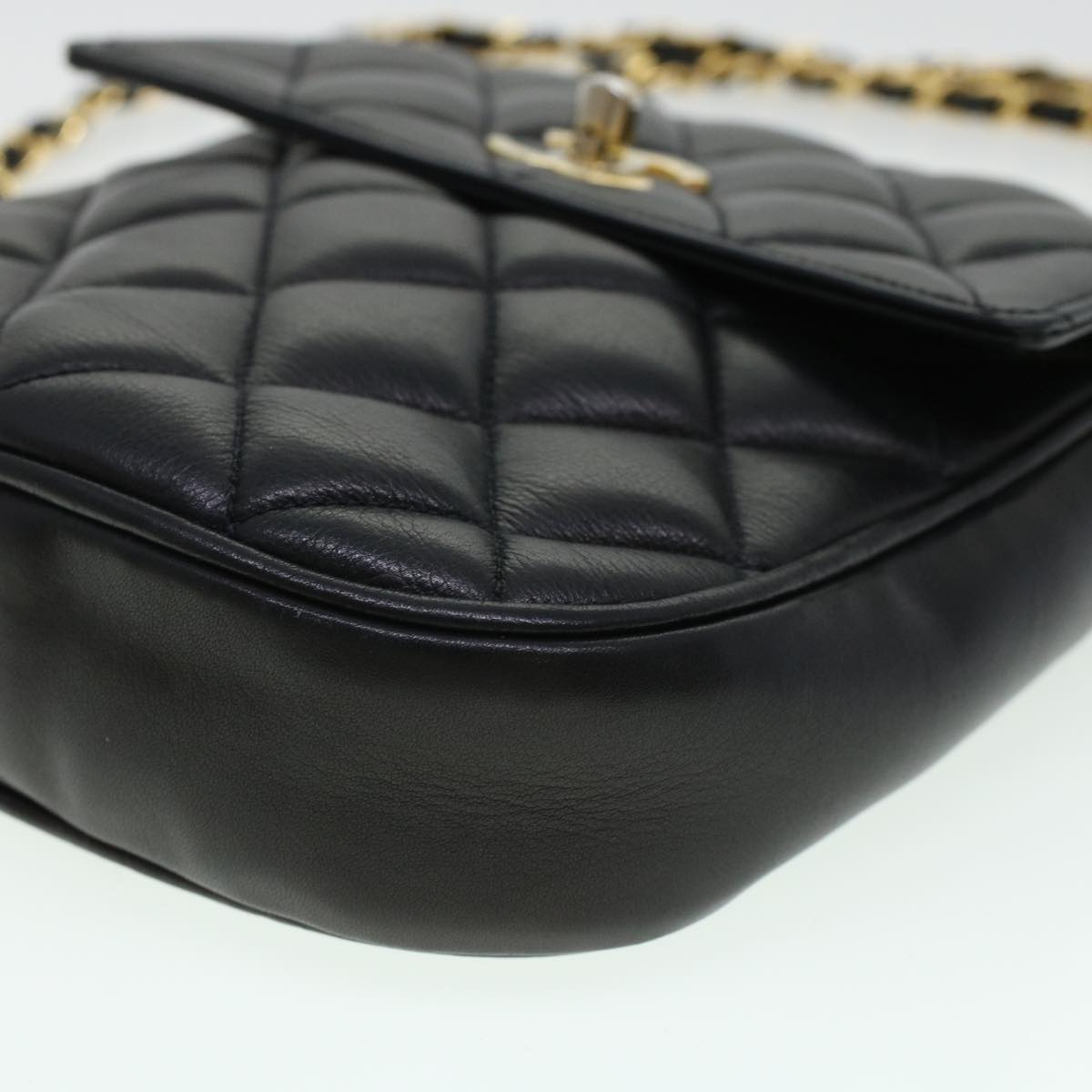 Top Quality Chanel Matelasse Turn Lock Chain Shoulder Bag Lamb Skin Black CC Auth am4542
