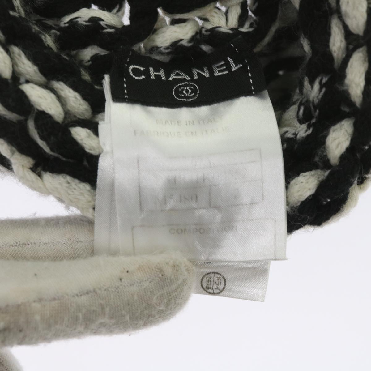 Top Quality Chanel COCO Mark Knitted Fabrics Hat Wool Black White CC Auth am5382