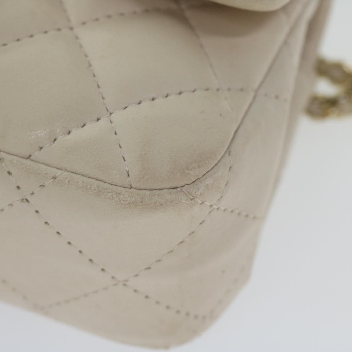 Top Quality Chanel Mini Matelasse Turn Lock Shoulder Bag Lamb Skin Beige CC Auth ar10895A