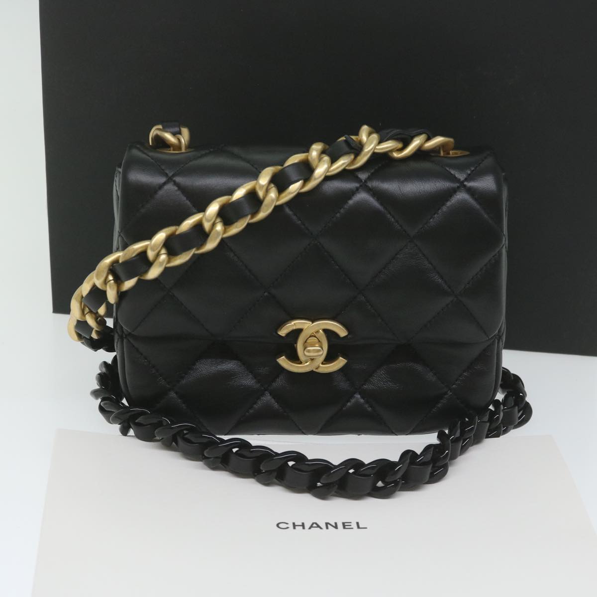 Top Quality Chanel Matelasse Turn Lock Chain Shoulder Bag Lamb Skin Black CC Auth ar11105A
