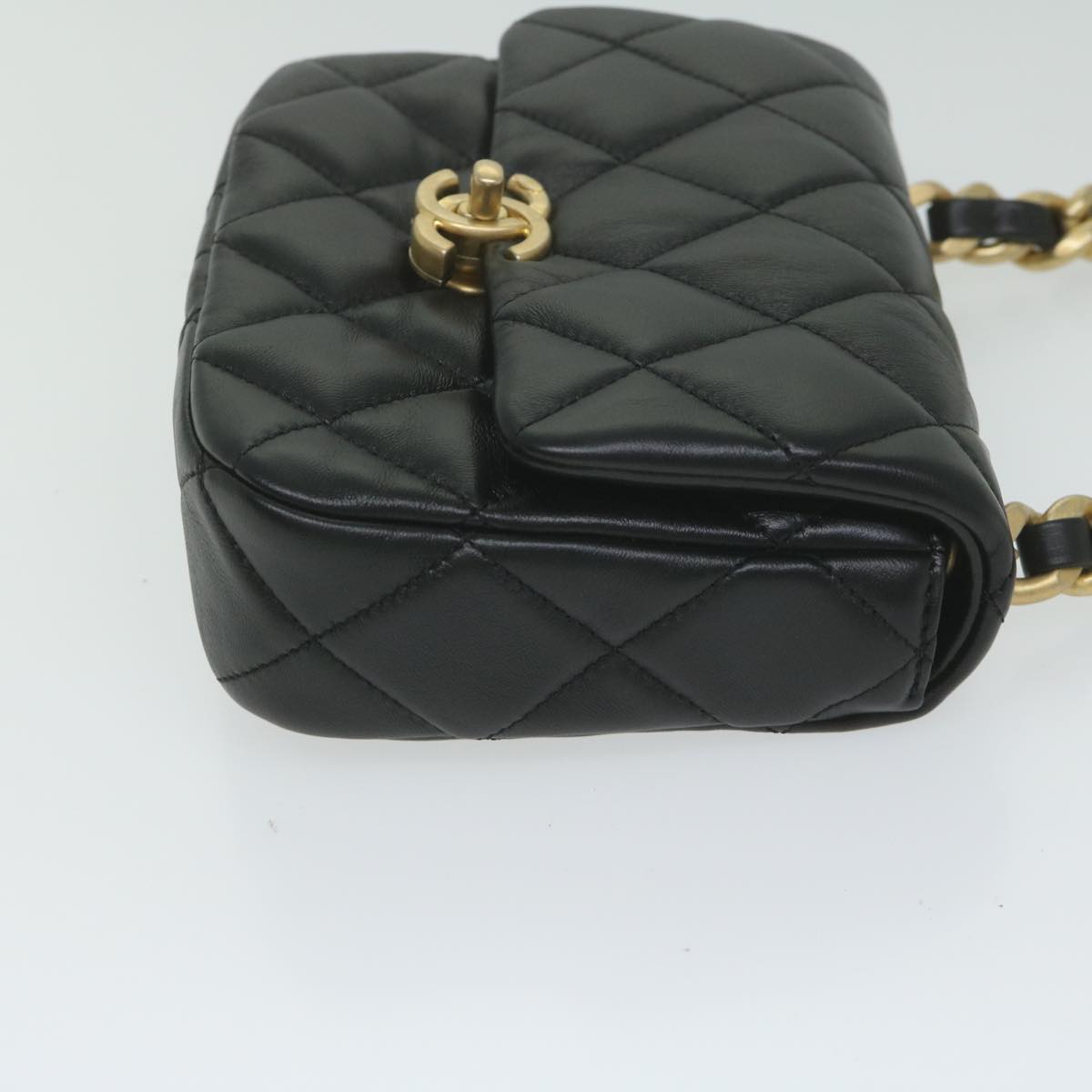 Top Quality Chanel Matelasse Turn Lock Chain Shoulder Bag Lamb Skin Black CC Auth ar11105A