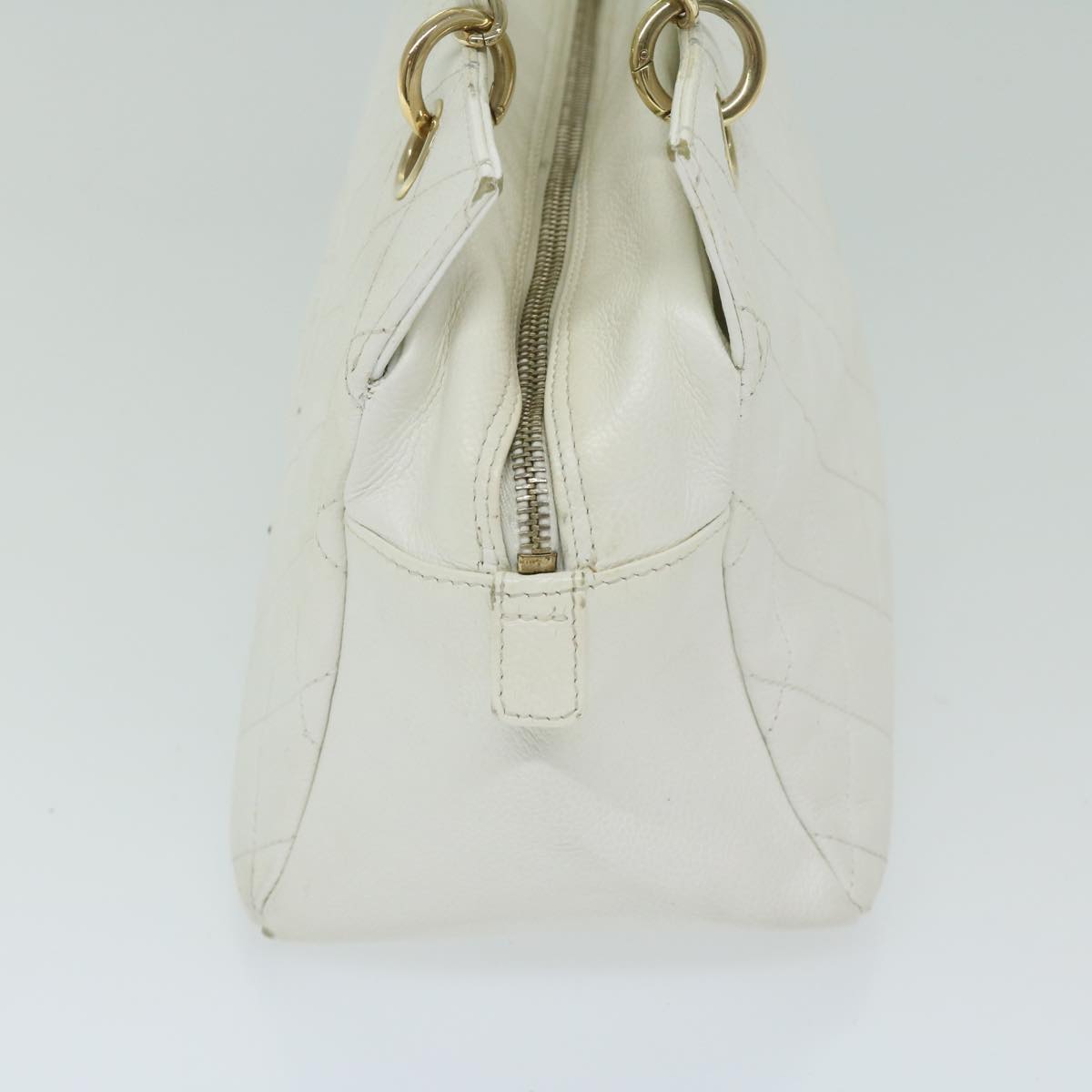 Top Quality Chanel Matelasse Chain Shoulder Bag Caviar Skin White CC Auth ar11502