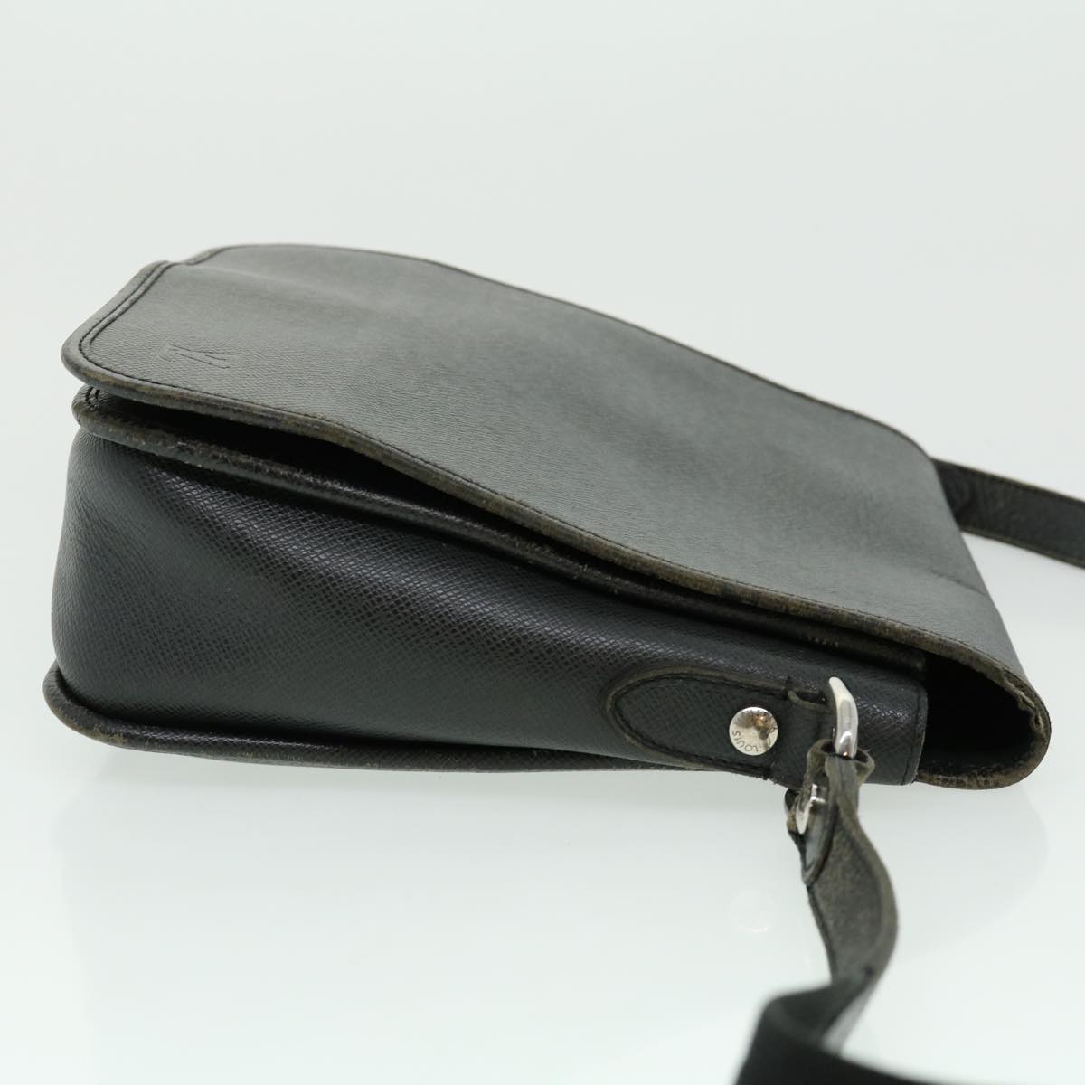 LOUIS VUITTON Taiga Andrei Shoulder Bag Ardoise M32482 LV Auth ar7219