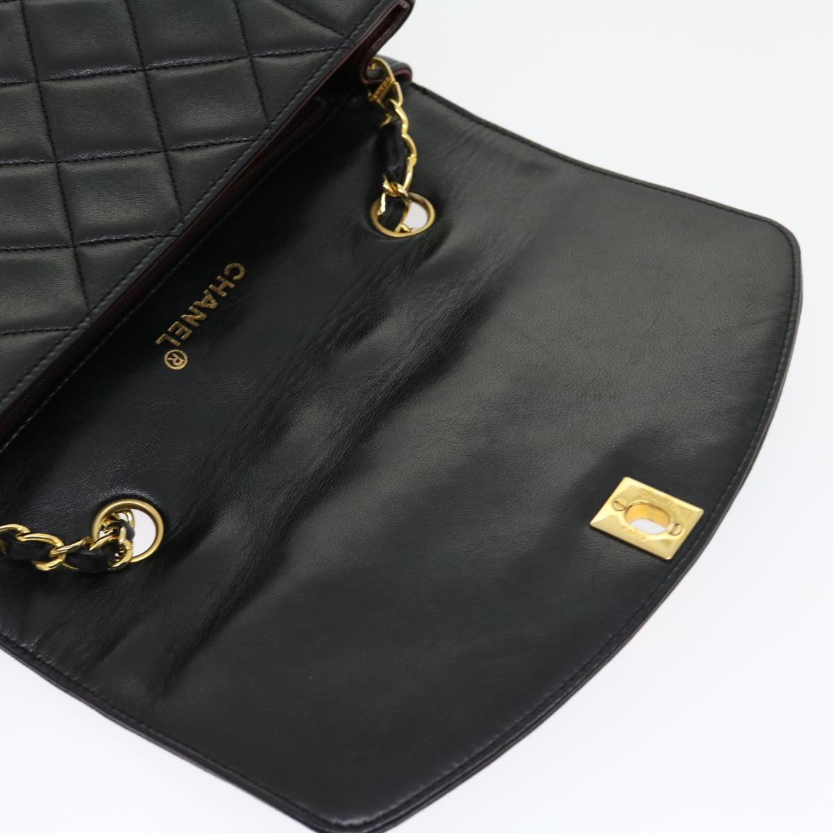 Top Quality Chanel Matelasse Diana Turn Lock Chain Shoulder Bag Lamb Skin Black Auth ar7368A