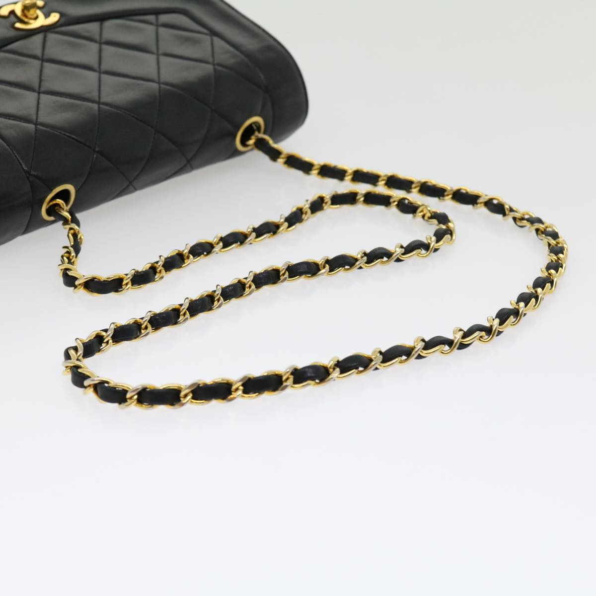 Top Quality Chanel Matelasse Diana Turn Lock Chain Shoulder Bag Lamb Skin Black Auth ar7368A