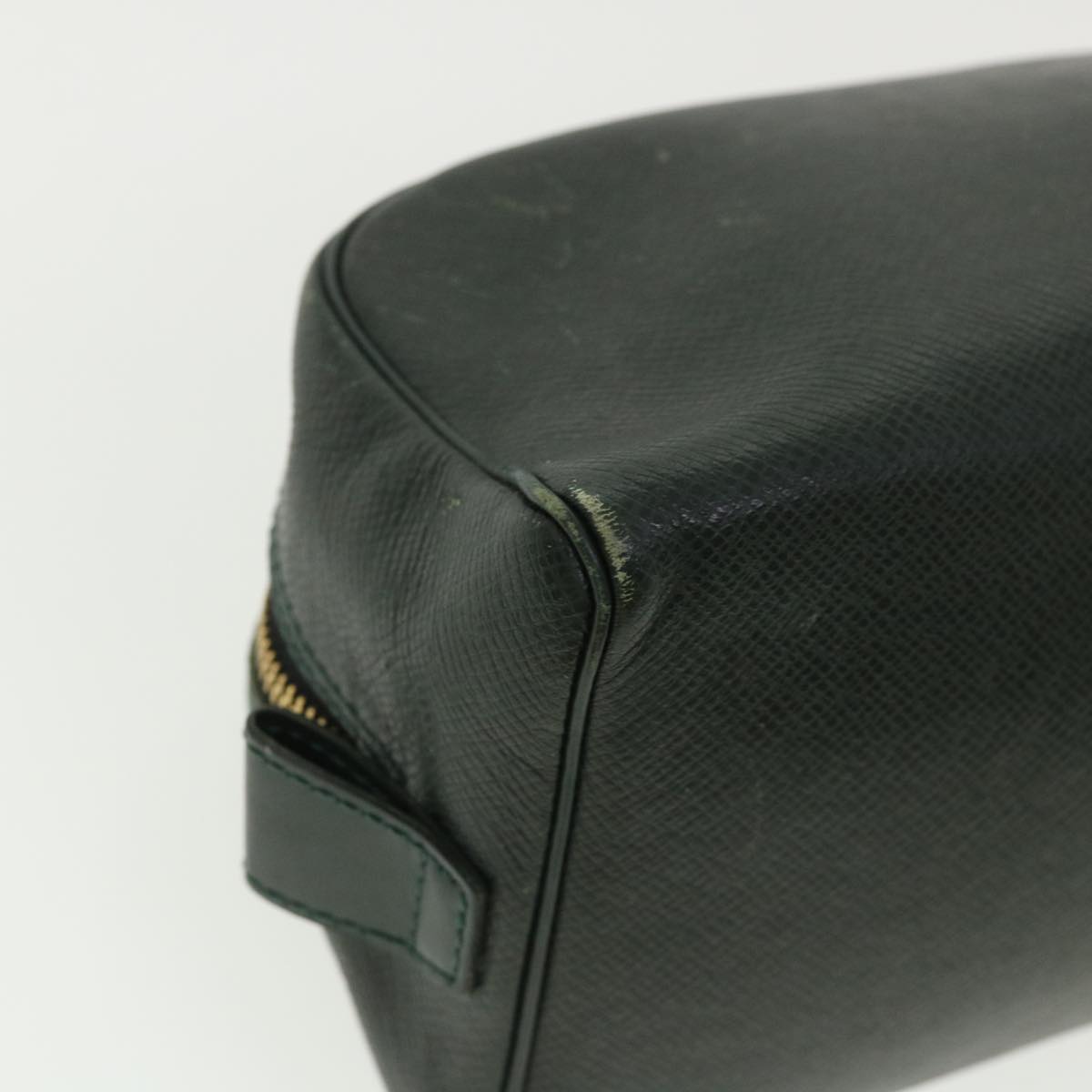 LOUIS VUITTON Taiga Trousse Toilette PM Clutch Bag Epicea M30224 LV Auth ar7899B