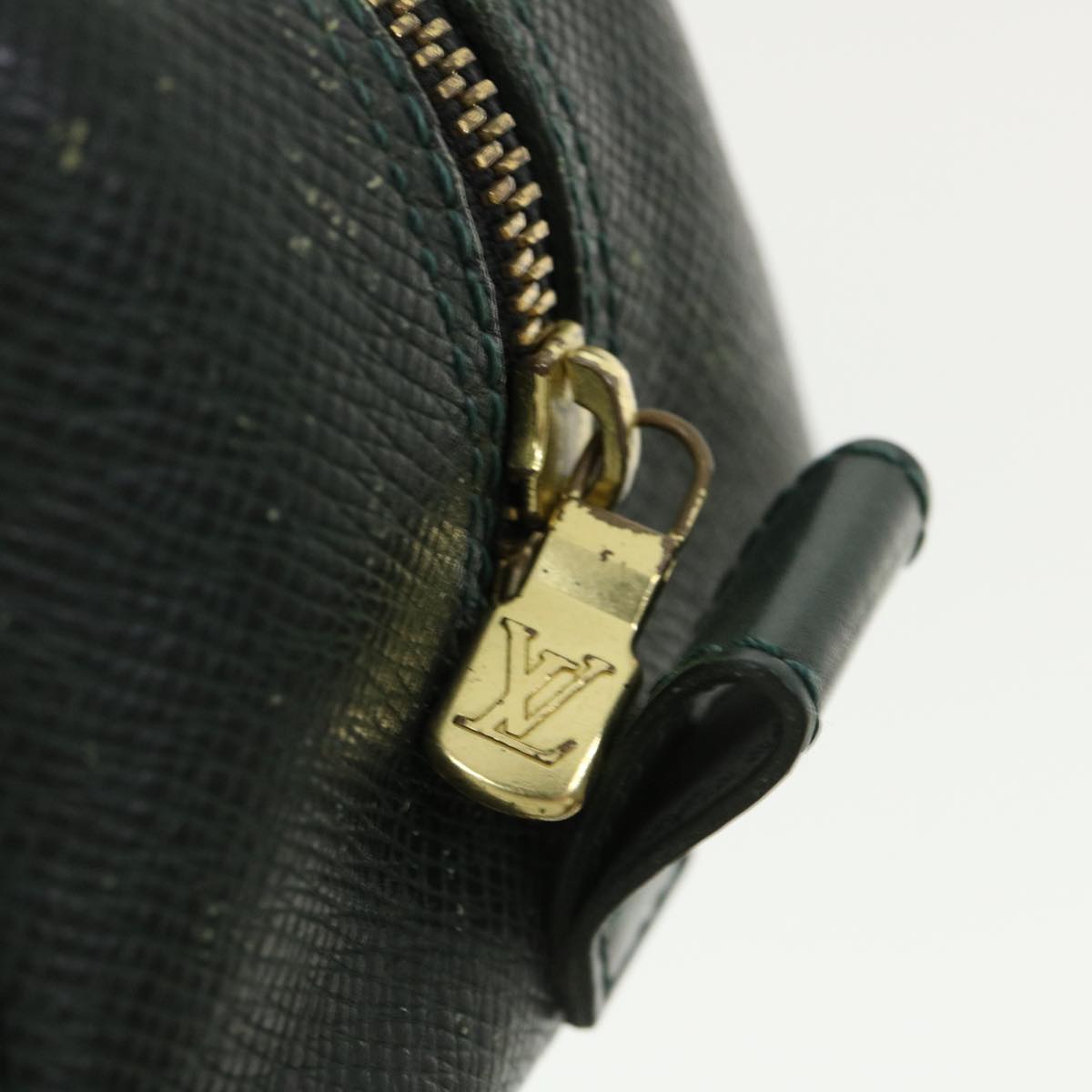 LOUIS VUITTON Taiga Trousse Toilette PM Clutch Bag Epicea M30224 LV Auth ar7899B