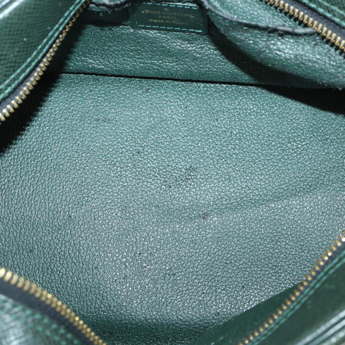 LOUIS VUITTON Taiga Trousse Toilette PM Clutch Bag Epicea M30224 LV Auth ar7899B