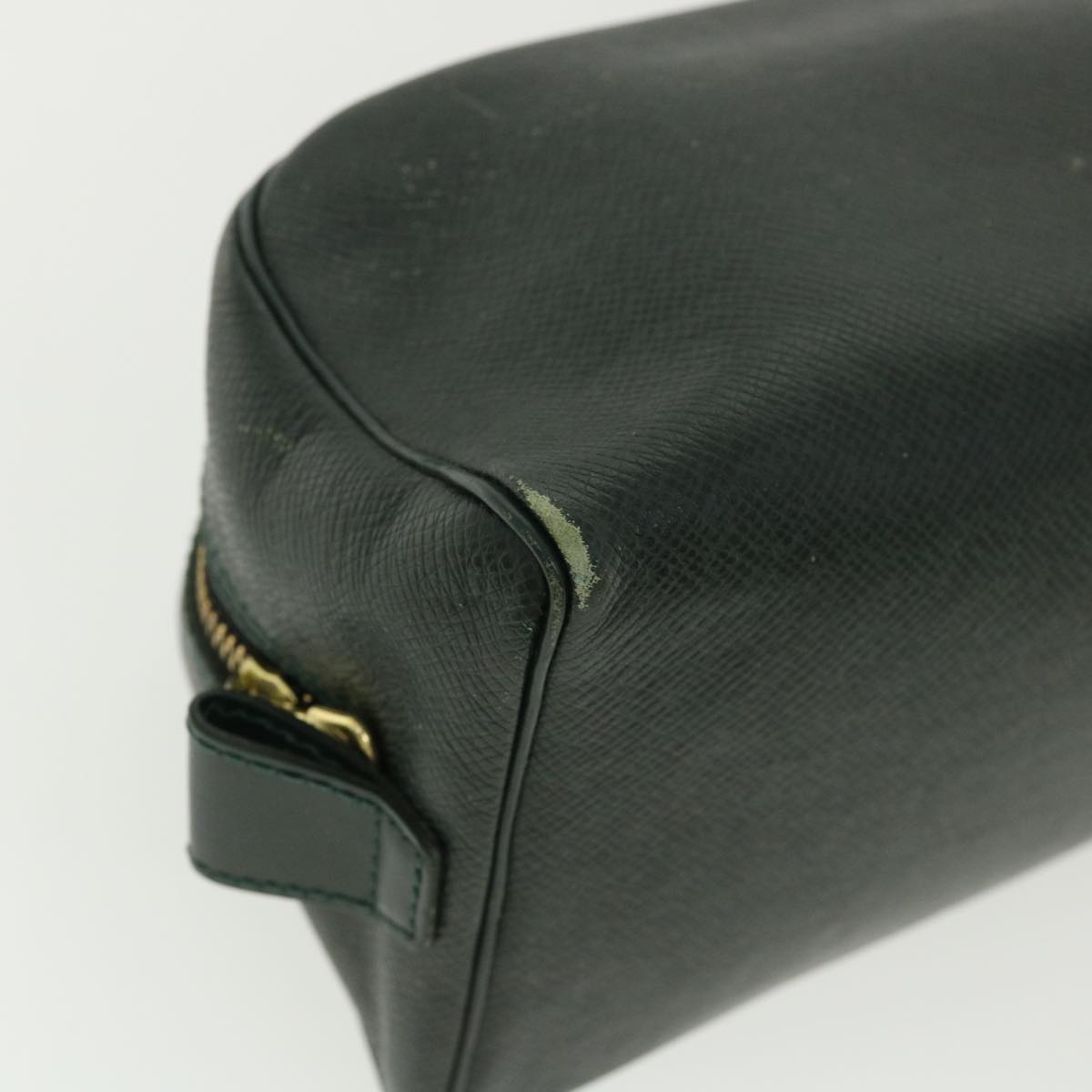 LOUIS VUITTON Taiga Trousse Toilette PM Clutch Bag Epicea M30224 LV Auth ar7899B