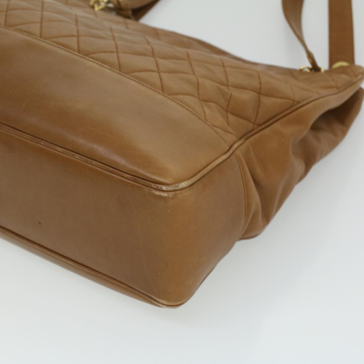 Top Quality Chanel Matelasse Chain Shoulder Bag Lamb Skin Brown CC Auth ar8527