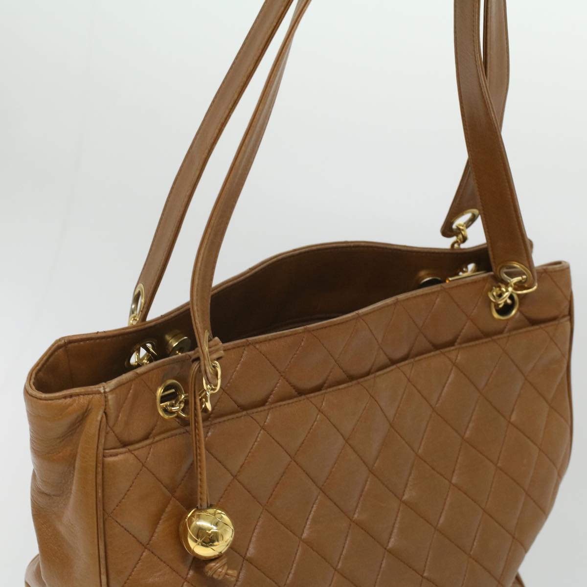 Top Quality Chanel Matelasse Chain Shoulder Bag Lamb Skin Brown CC Auth ar8527