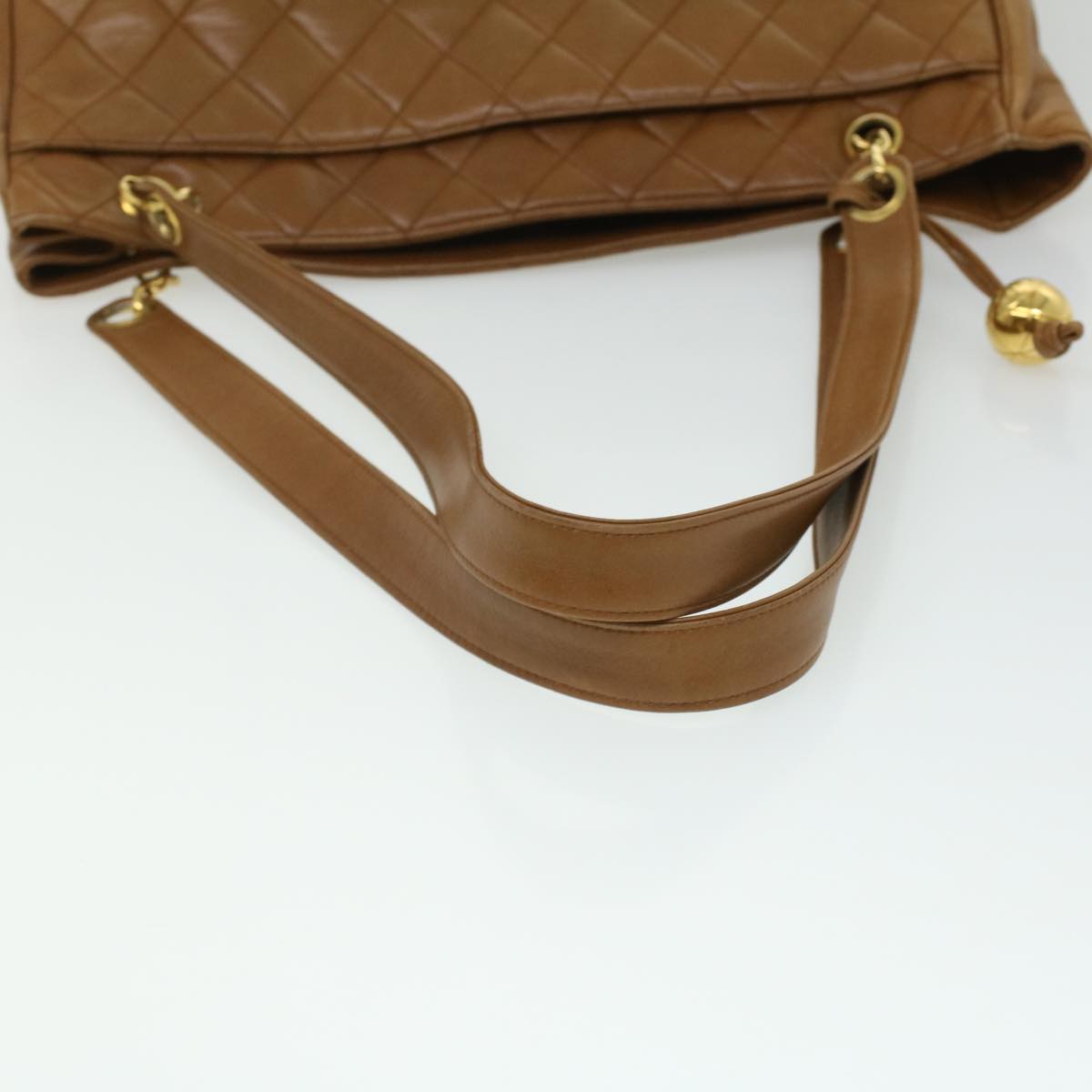 Top Quality Chanel Matelasse Chain Shoulder Bag Lamb Skin Brown CC Auth ar8527