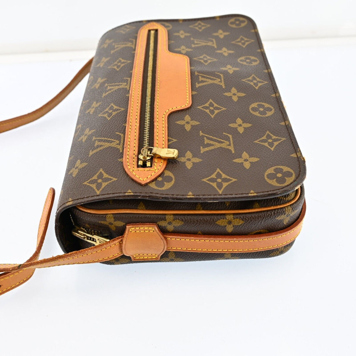 Louis Vuitton Saint Germain 24