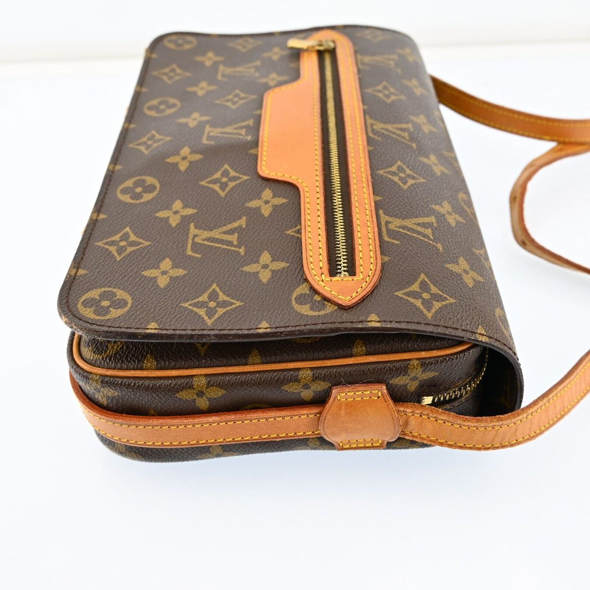 Louis Vuitton Saint Germain 24