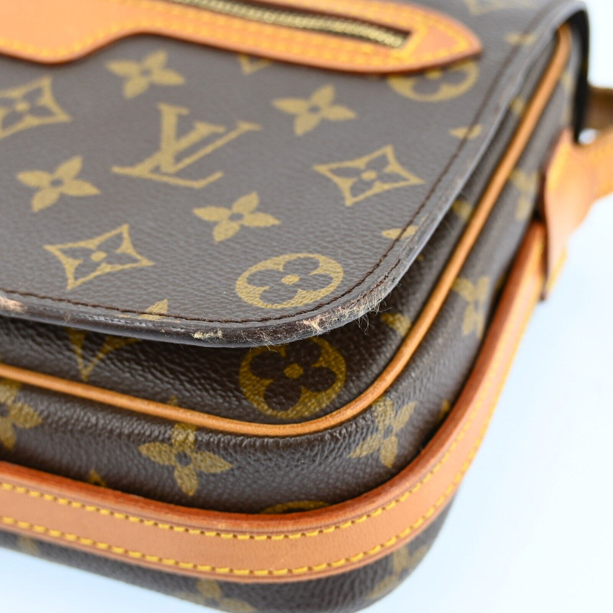 Louis Vuitton Saint Germain 24