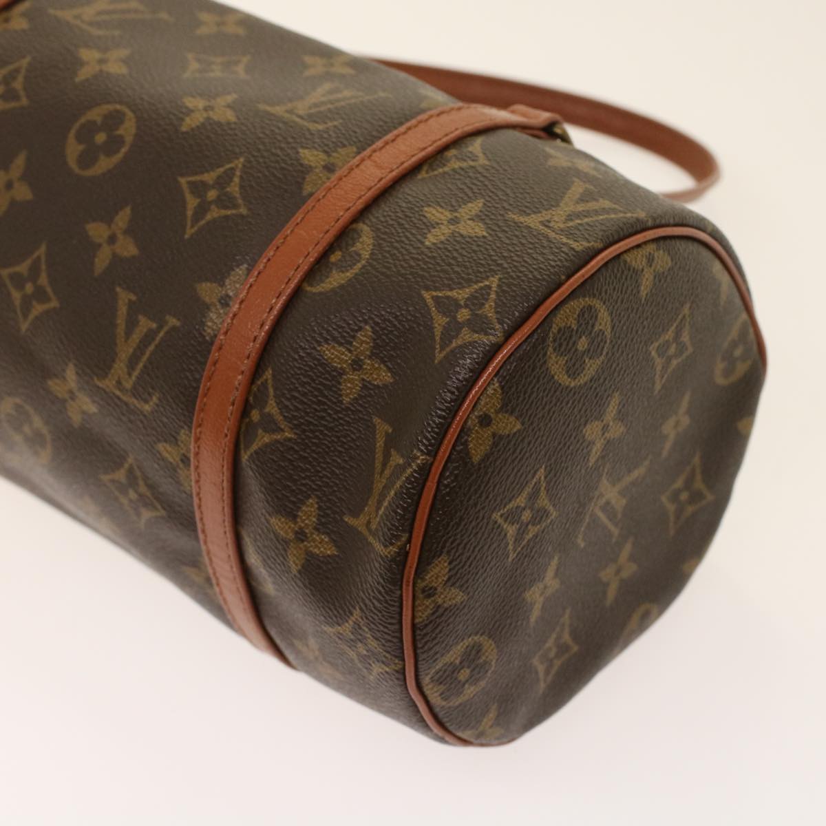 Louis Vuitton Papillon 26 Hand Bag Lv