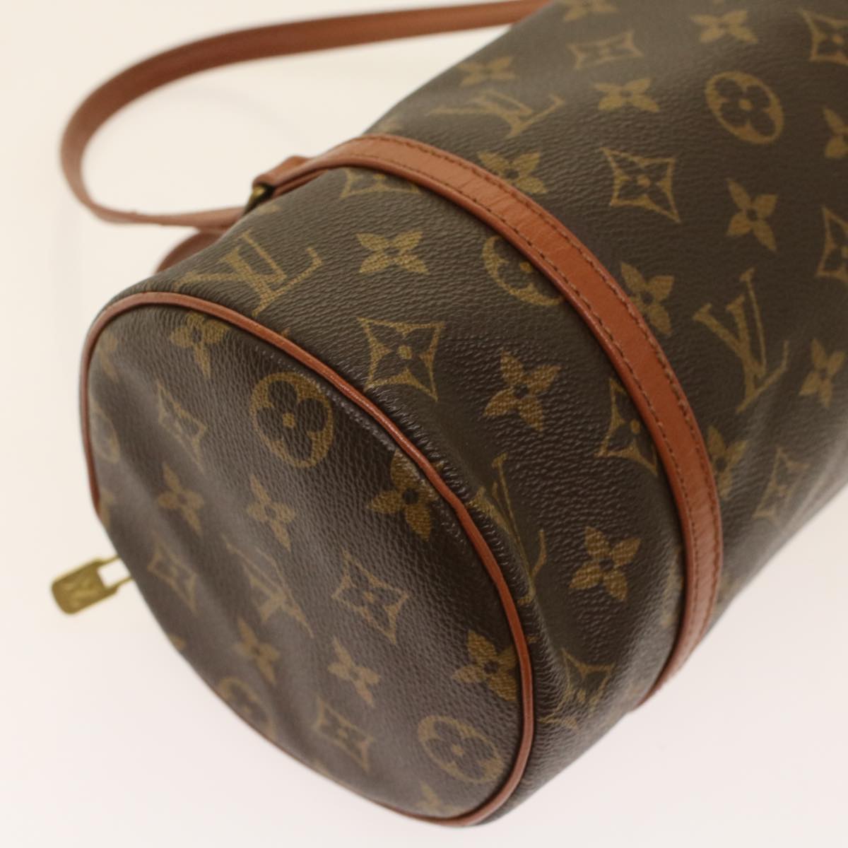 Louis Vuitton Papillon 26 Hand Bag Lv