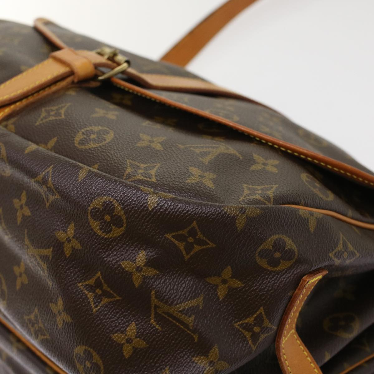 Louis Vuitton Saumur 35 Shoulder Bag Lv