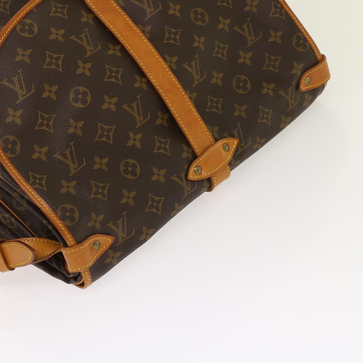Louis Vuitton Saumur 35 Shoulder Bag Lv