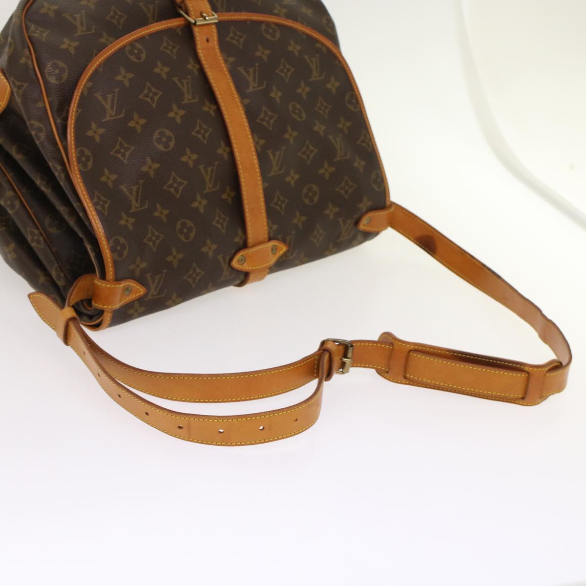 Louis Vuitton Saumur 35 Shoulder Bag Lv