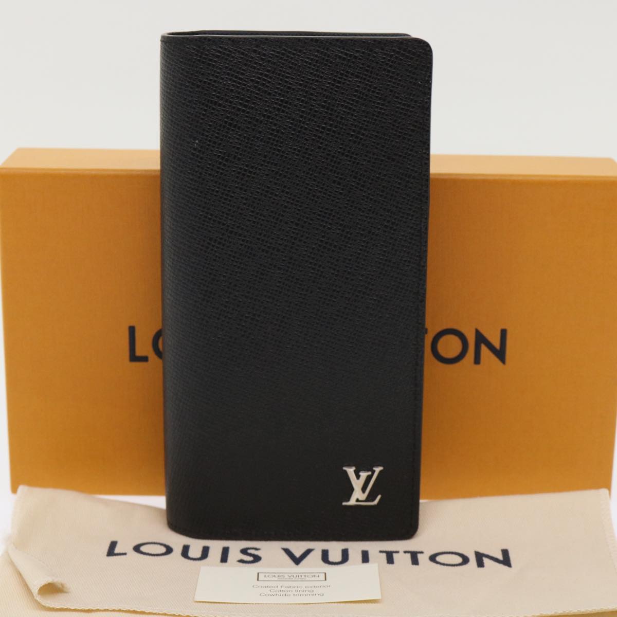Louis Vuitton Taiga Leather Portefeuille