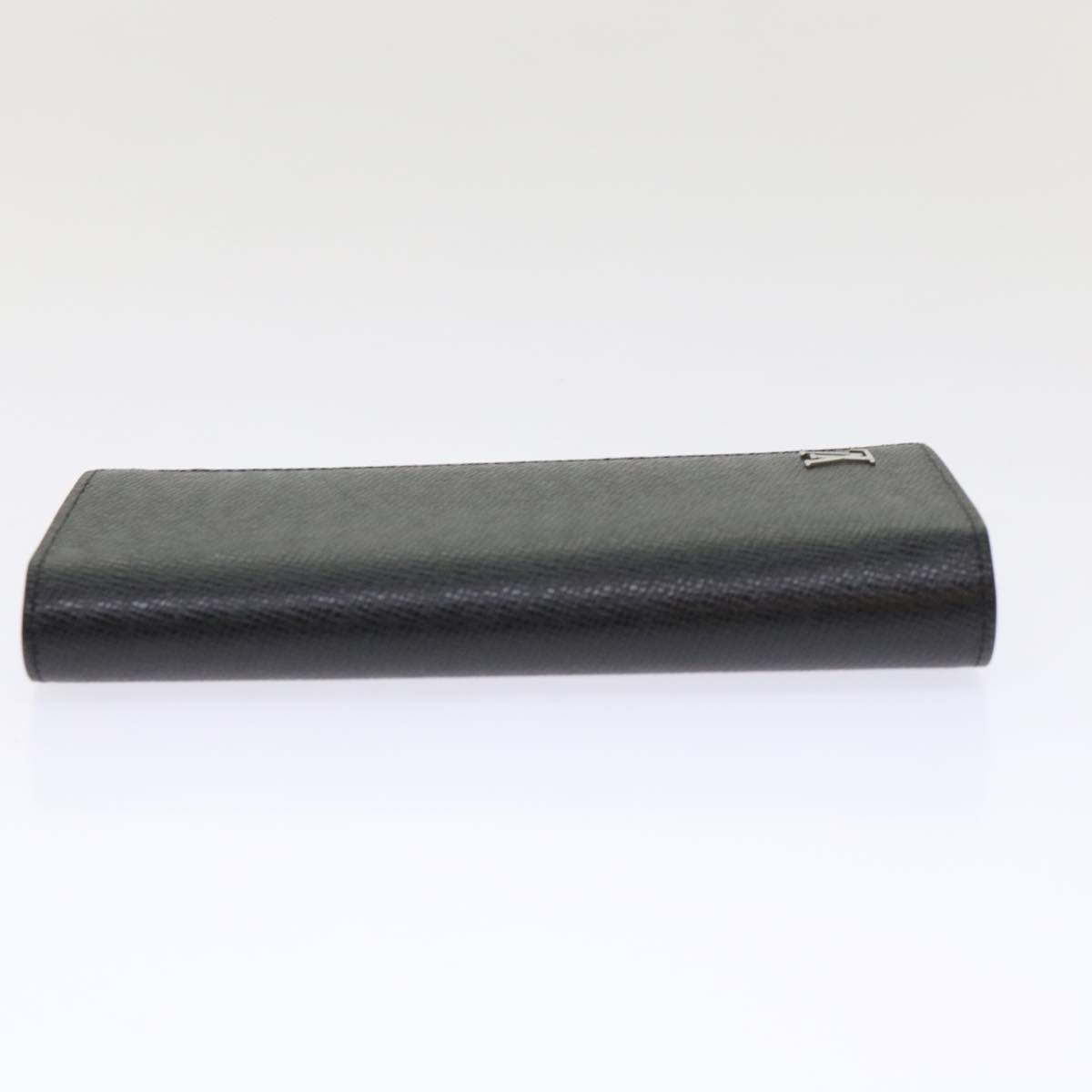 Louis Vuitton Taiga Leather Portefeuille