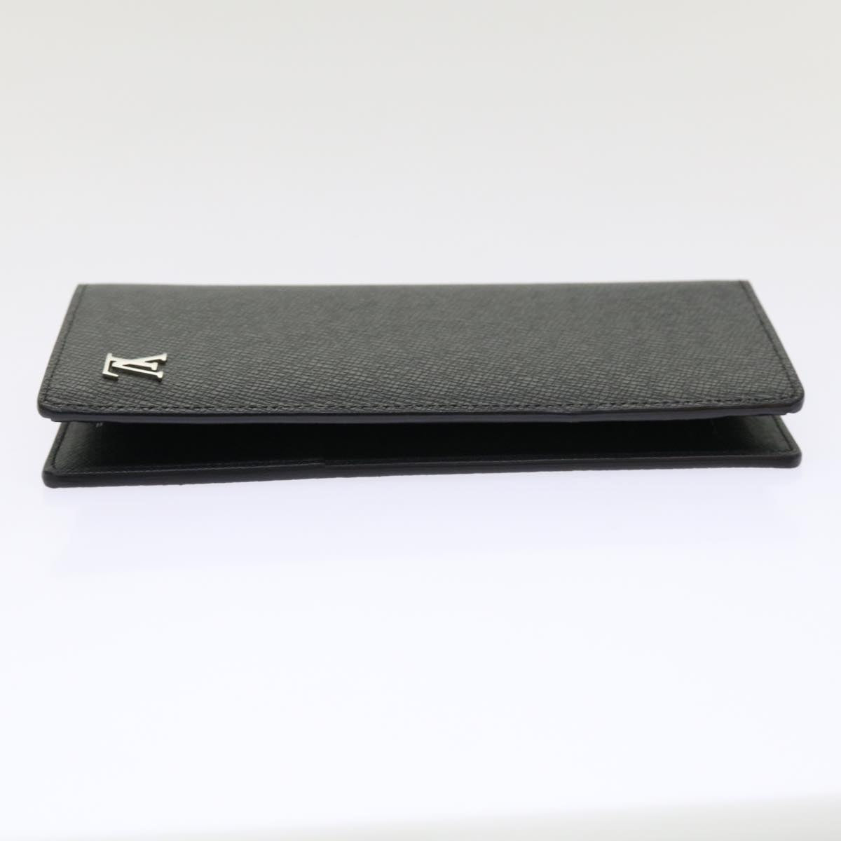 Louis Vuitton Taiga Leather Portefeuille