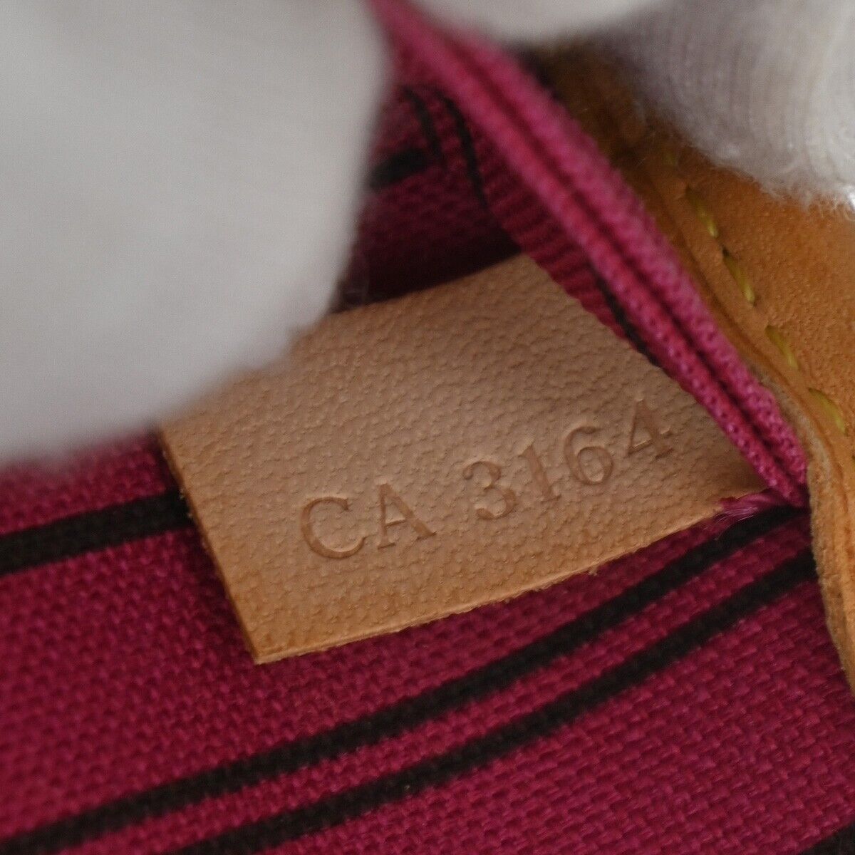 Louis Vuitton Neverfull Mm Shoulder Tote