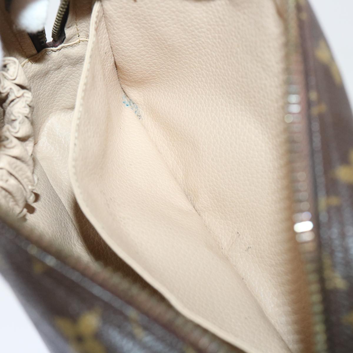 Louis Vuitton Trousse Toilette 23 Clutch