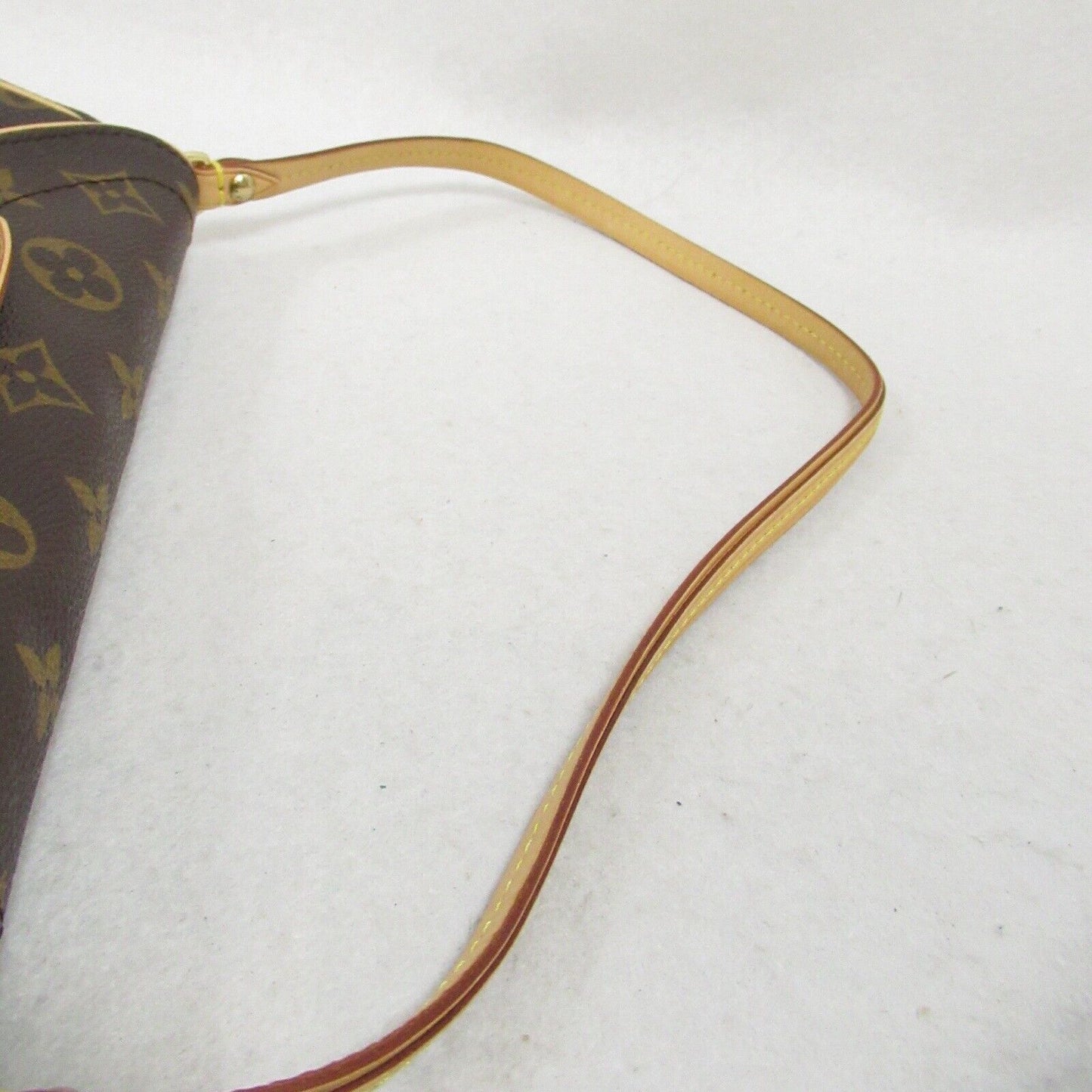 Louis Vuitton Pochette Beverly Shoulder