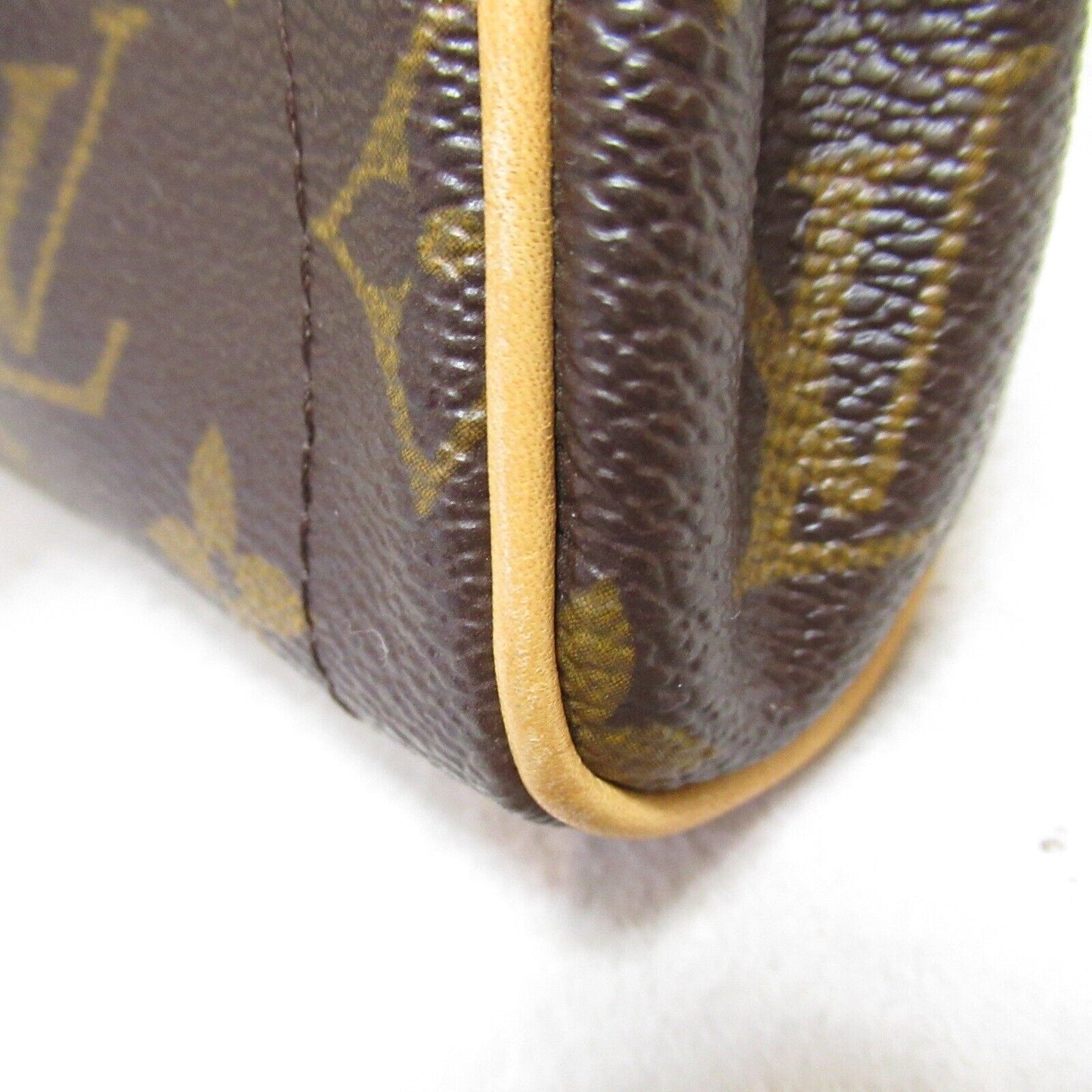 Louis Vuitton Pochette Beverly Shoulder