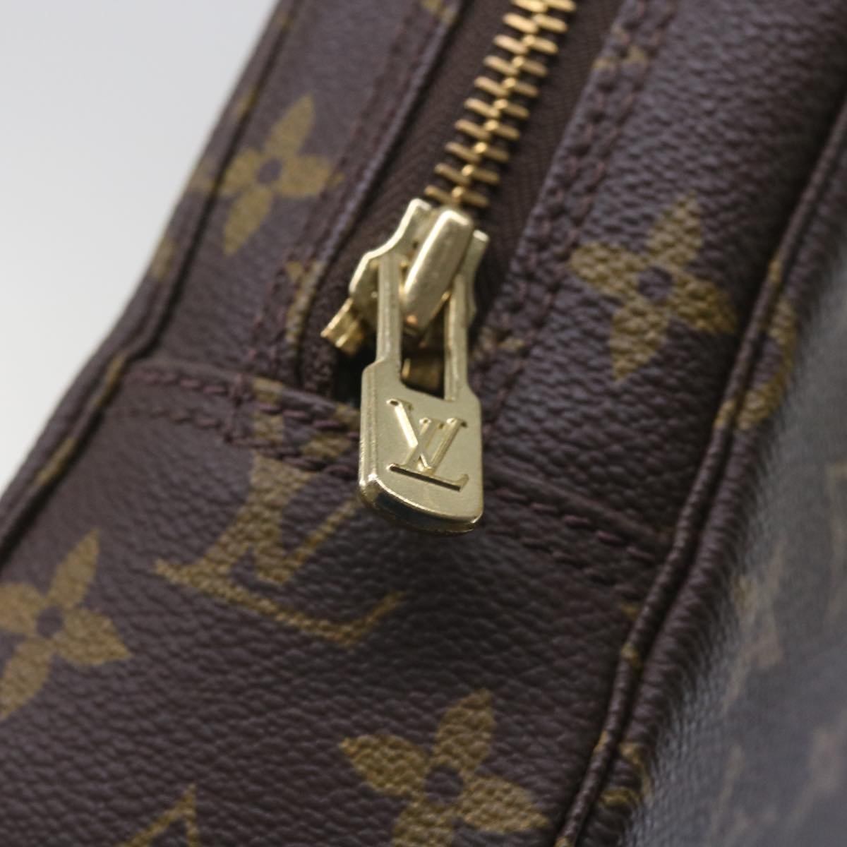 Louis Vuitton Trousse Toilette 23 Clutch