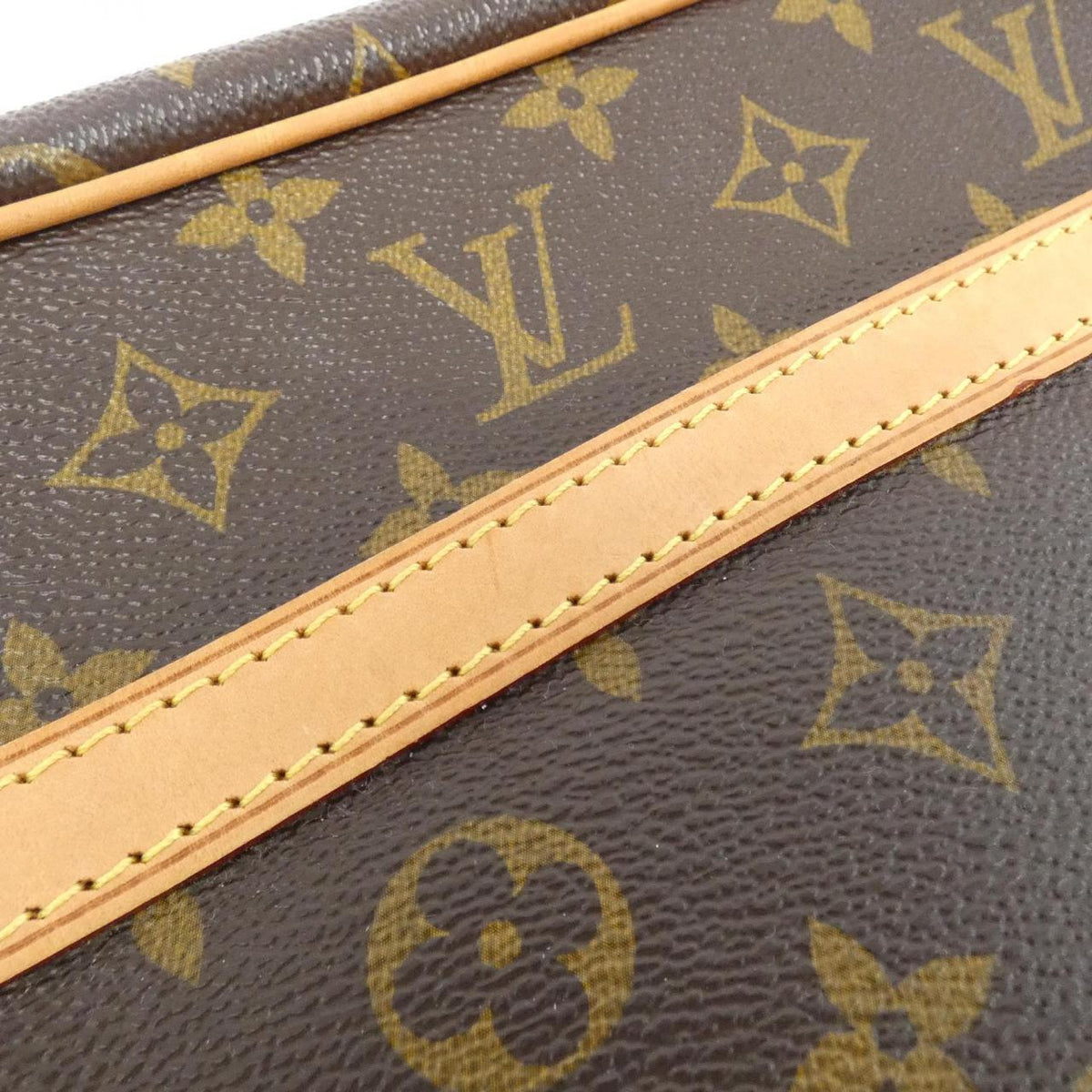 Louis Vuitton Trocadero 27Cm