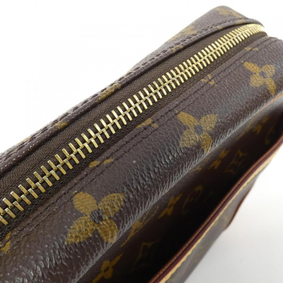 Louis Vuitton Trocadero 27Cm