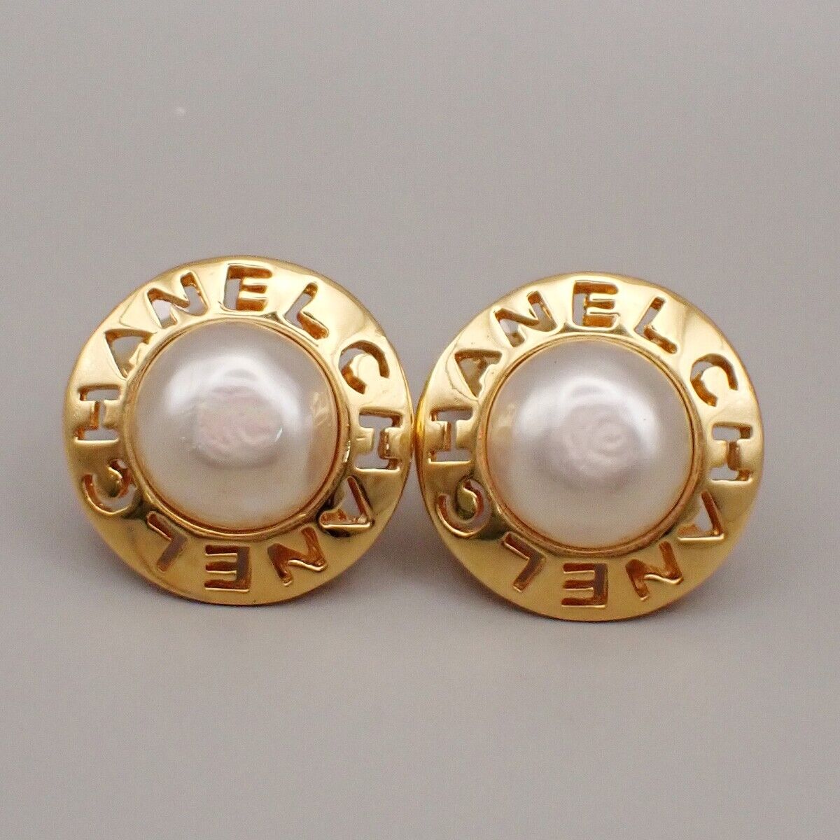 Chanel Logo Imitation Pearl Round Button