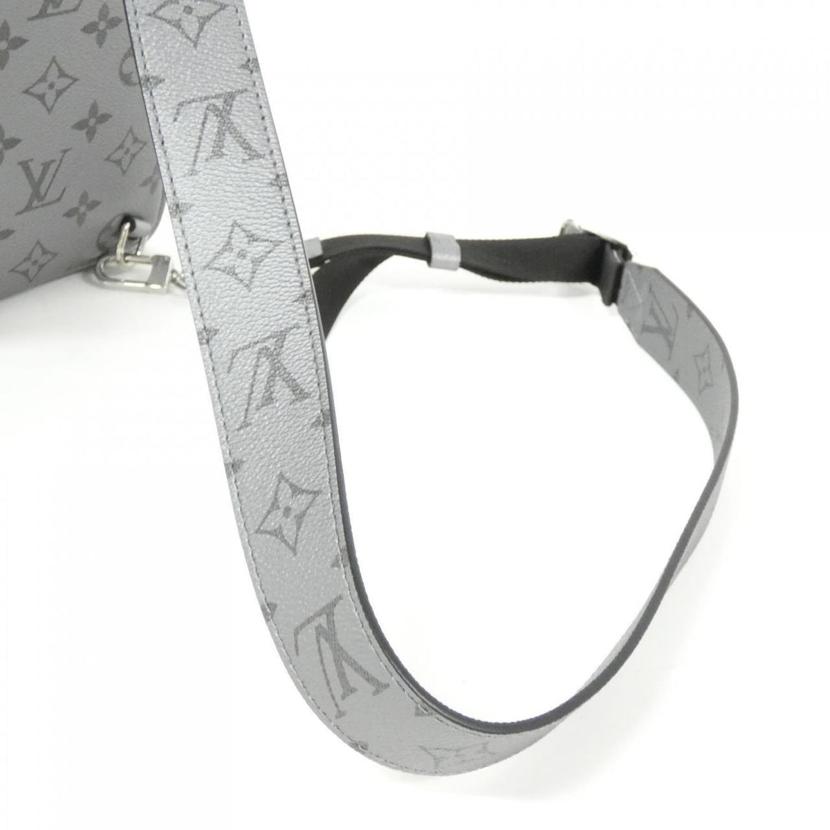 Louis Vuitton Taiga Rama Outdoor