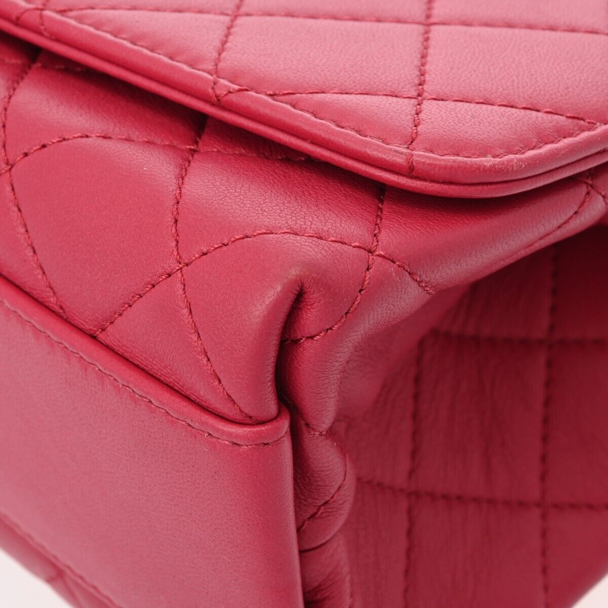 Chanel Matrasse Top Handle 7.9' 2Way