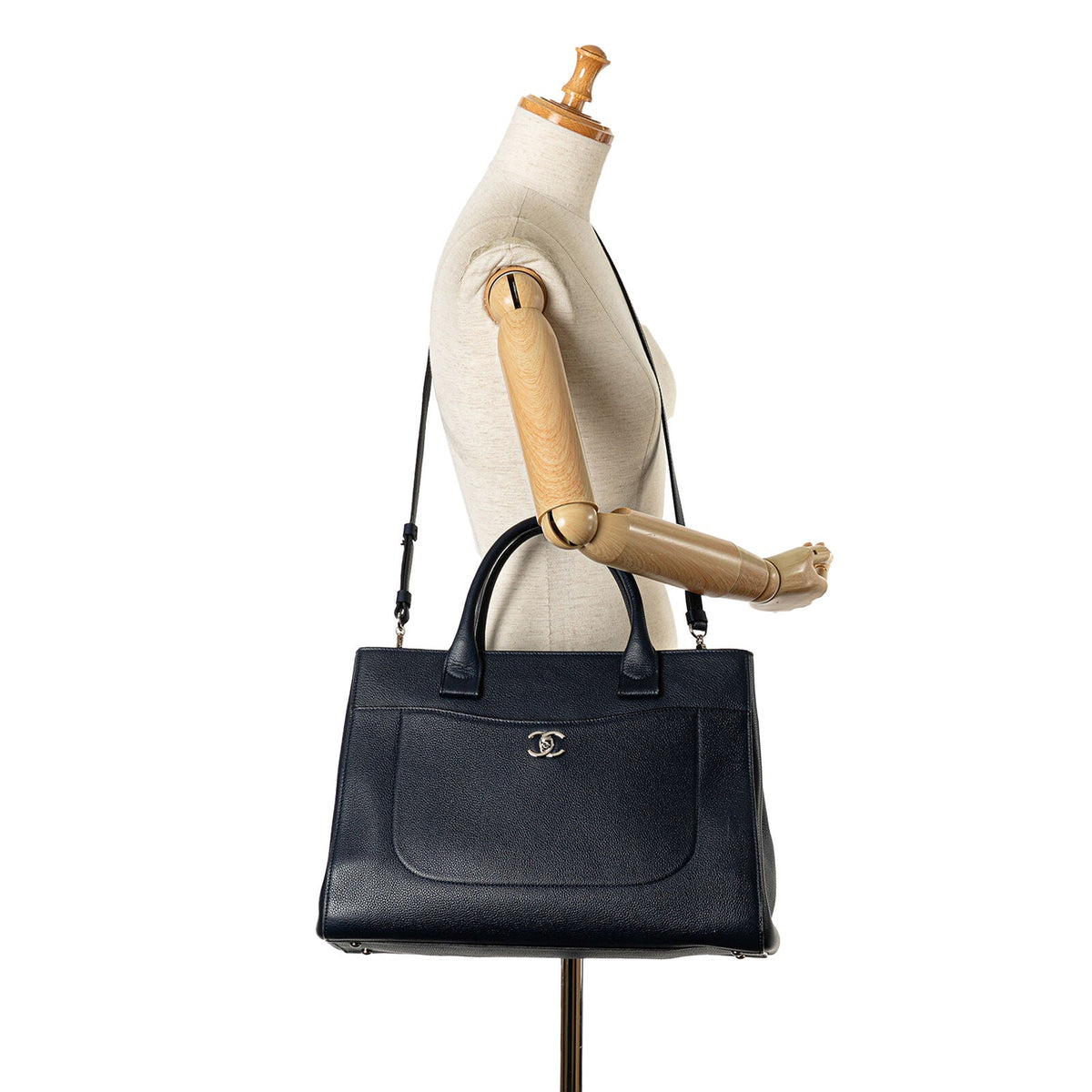 Chanel Medium Caviar Neo Executive