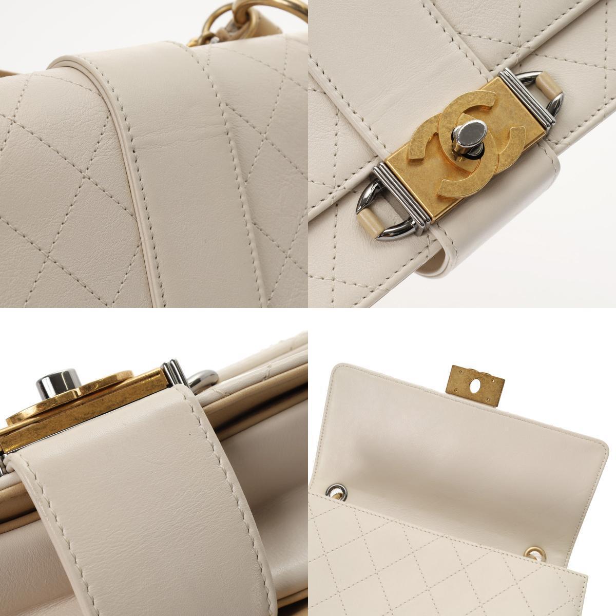 Chanel Matrasse White/Blanc Shoulder Bag