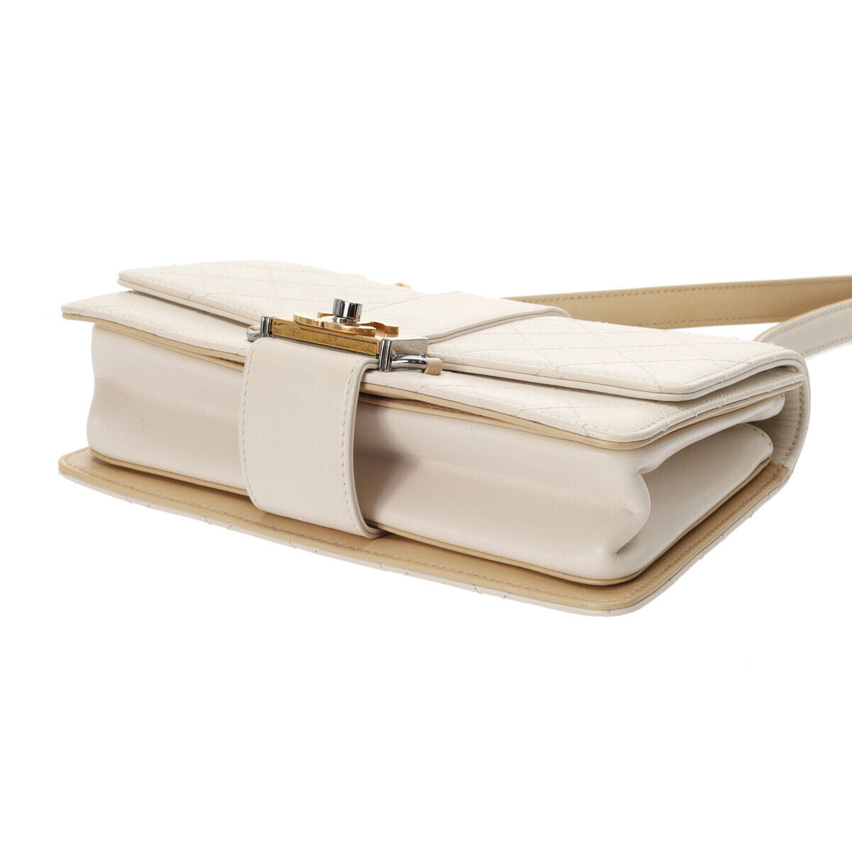 Chanel Matrasse White/Blanc Shoulder Bag