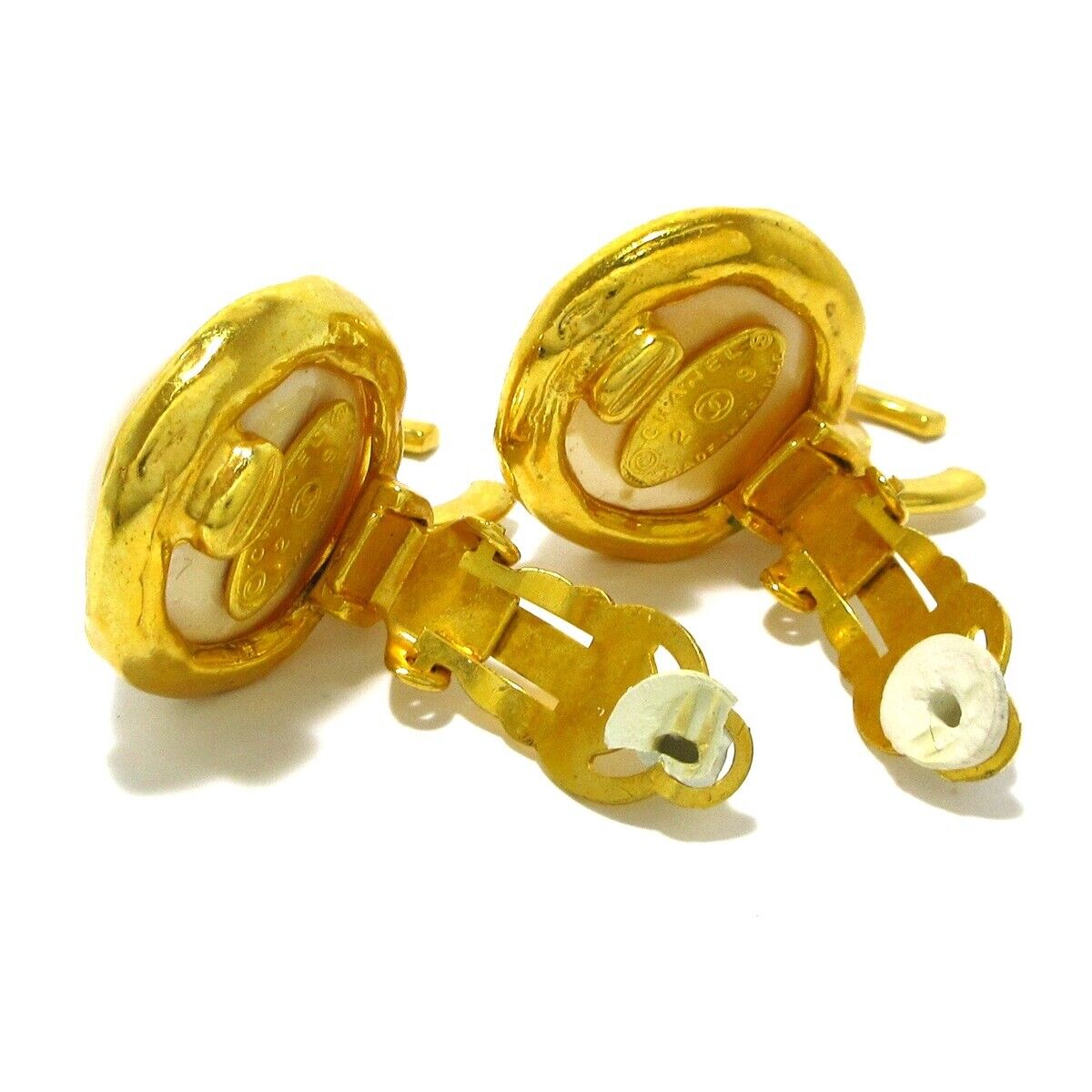 Chanel - Gold Cream Hardware Fake