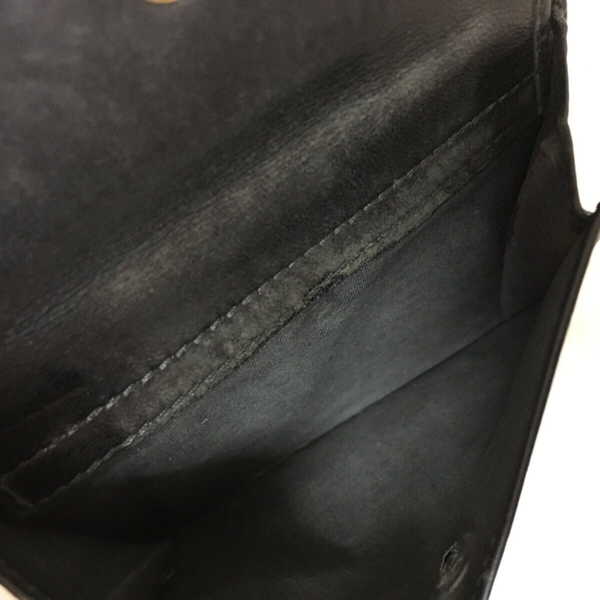 Chanel - Black Caviar Skin Trifold