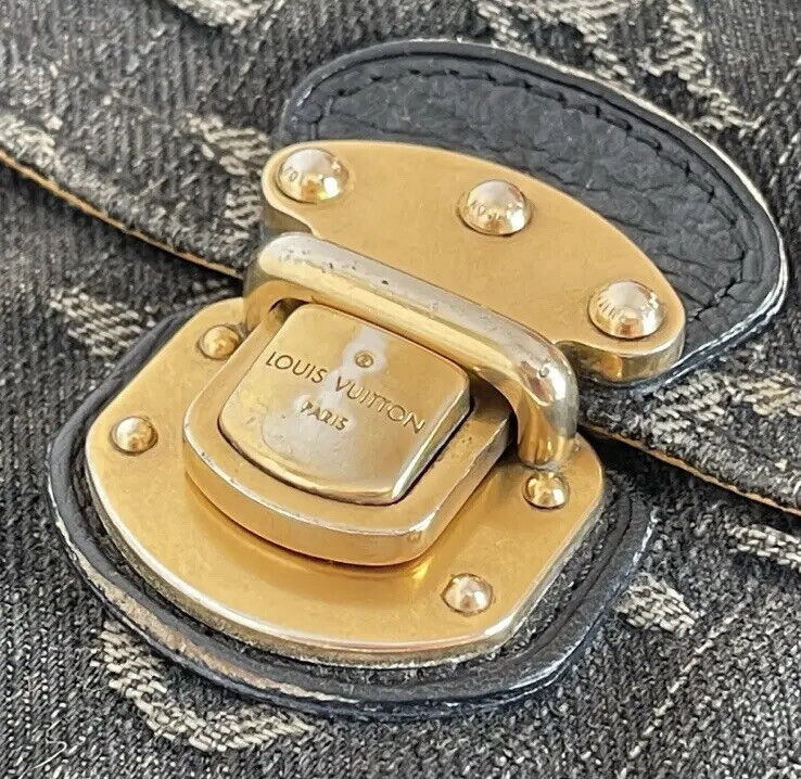 Louis Vuitton Portefeuille Amelia Black